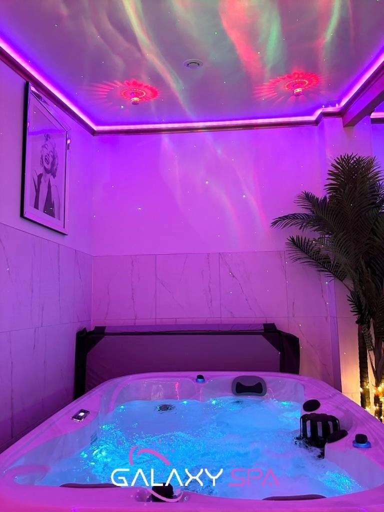 Galaxy Spa - Suite Jupiter Jacuzzi Privatif Champigneulles Extérieur photo
