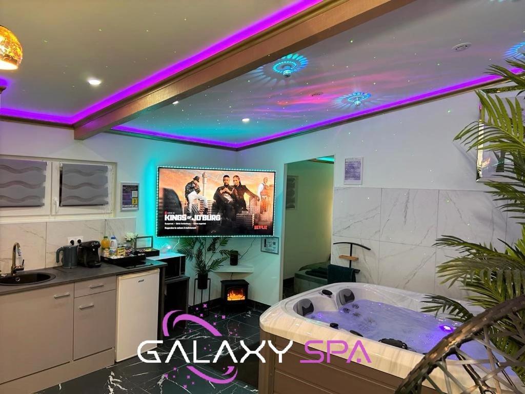 Galaxy Spa - Suite Jupiter Jacuzzi Privatif Champigneulles Extérieur photo