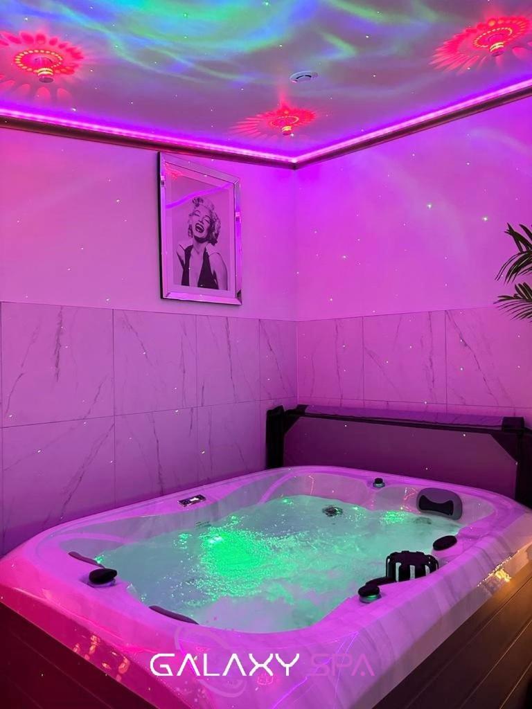 Galaxy Spa - Suite Jupiter Jacuzzi Privatif Champigneulles Extérieur photo